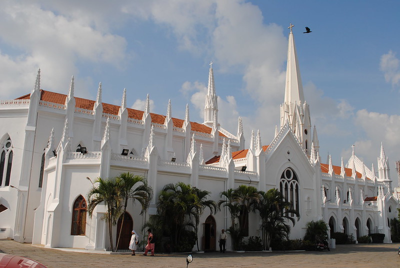 best-places-for-a-solo-trip-around-Chennai-The-San-Thome-Cathedral