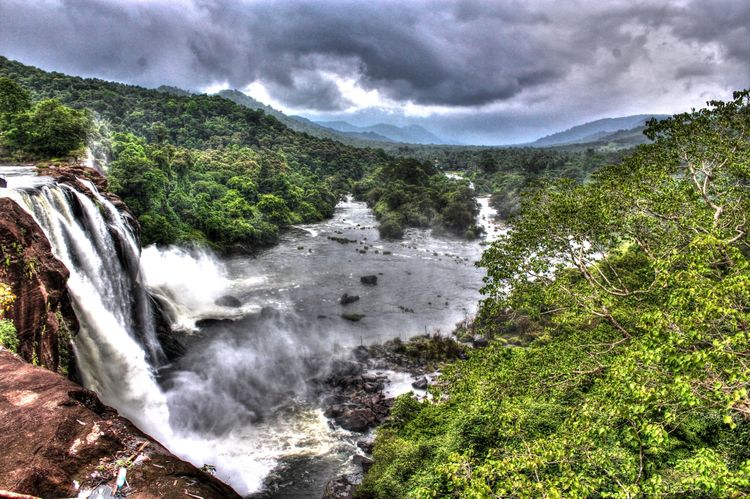 athirappally-waterfalls-beautiful